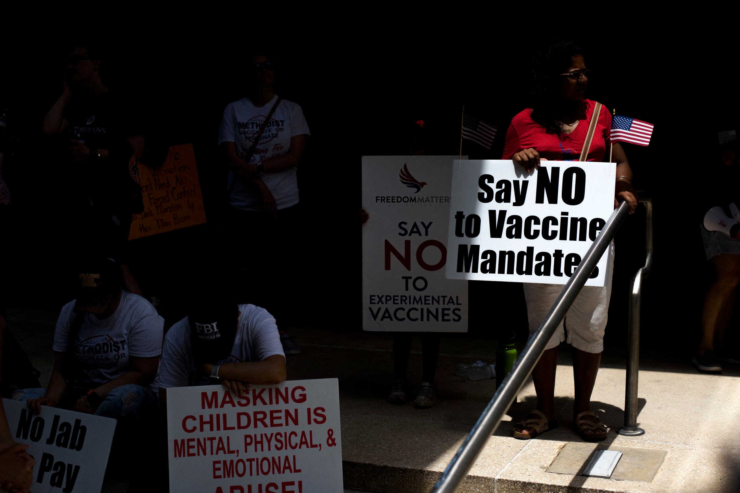 تظاهرة في هيوستون تندد بسياسة فرض اللقاحات ببعض أماكن العمل