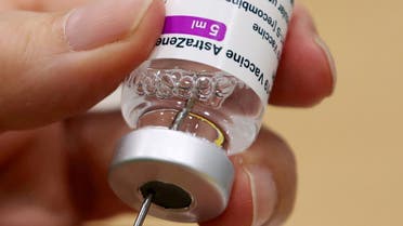 A medical worker prepares a dose of Oxford/AstraZeneca's COVID-19 vaccine at a vaccination centre in Antwerp, Belgium March 18, 2021. (File Photo: Reuters)