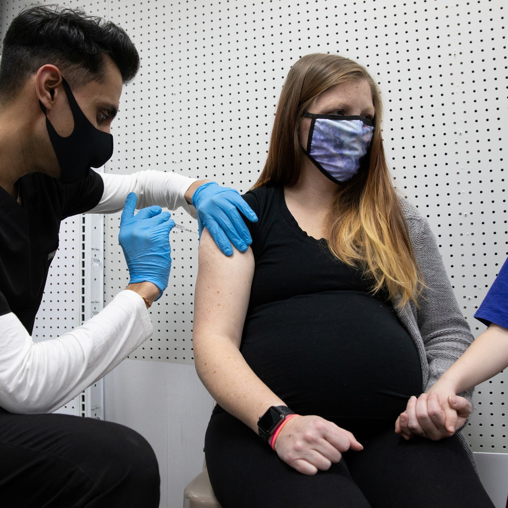 Dubai begins Pfizer COVID-19 vaccinations for pregnant women