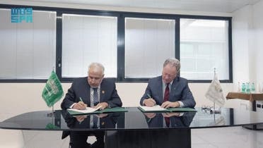 WFP Executive Director David Beasley and KSrelief’s Supervisor General Dr Abdullah al-Rabeeah sign the deal on the sidelines of the G20 development ministers meeting in Brindisi, southern Italy. (SPA)