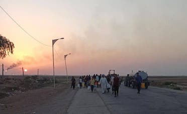 حرکت دستهجمعی مردم روستای زهیریه اهواز در جستجوی آب