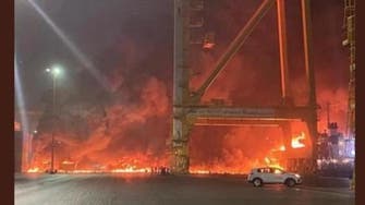 السيطرة على حريق إثر انفجار على متن سفينة في دبي.. ولا إصابات 