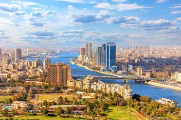 من نهر النيل في القاهرة قبل التلوث (آيستوك)