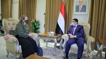 وزير الخارجية اليمني أحمد بن مبارك اليوم الأحد استمرار رفض جماعة الحوثي لمبادرة السلام لوقف إطلاق النار في البلاد، وذلك في اجتماع مع كاثرين ويستلي القائمة بأعمال السفير الأميركي لدى اليمن