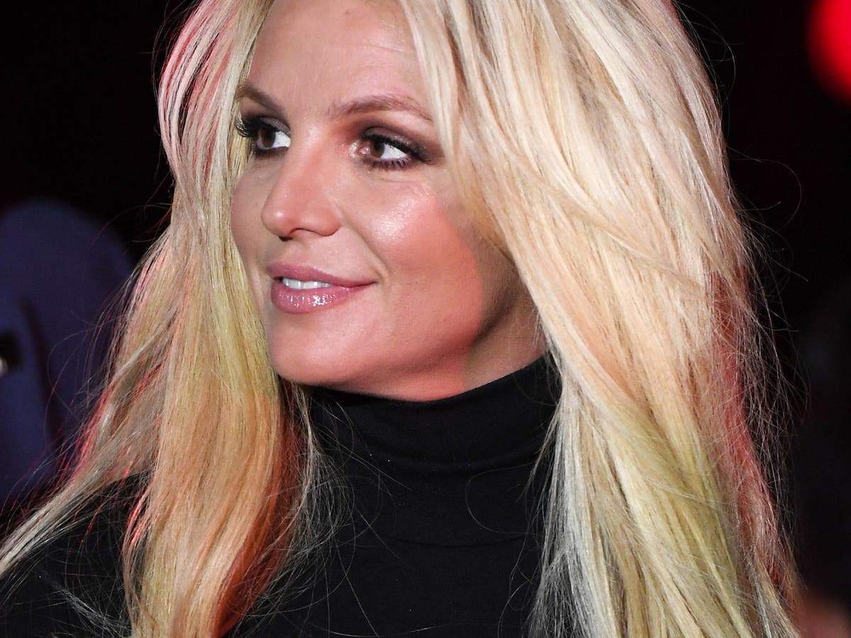 Donatella Versace visits Britney Spears ahead of the singer's upcoming  wedding