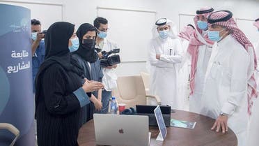 Acting minister of media inspects media centers participating in covering Hajj rituals. (SPA)