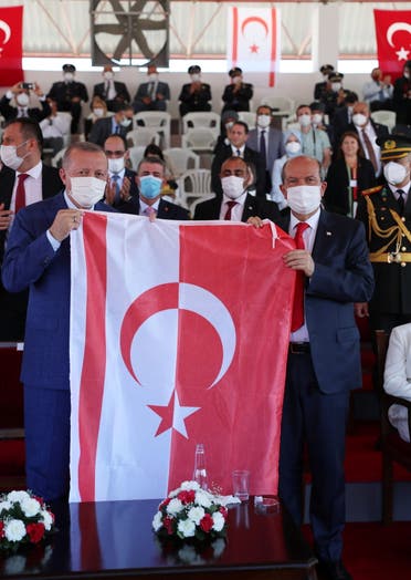 أردوغان وتتار خلال زيارة الرئيس التركي الأخيرة إلى شمال قبرص
