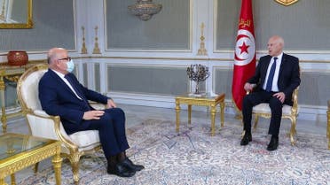 الرئيس التونسي خلال استقباله وزير الصحة المقال