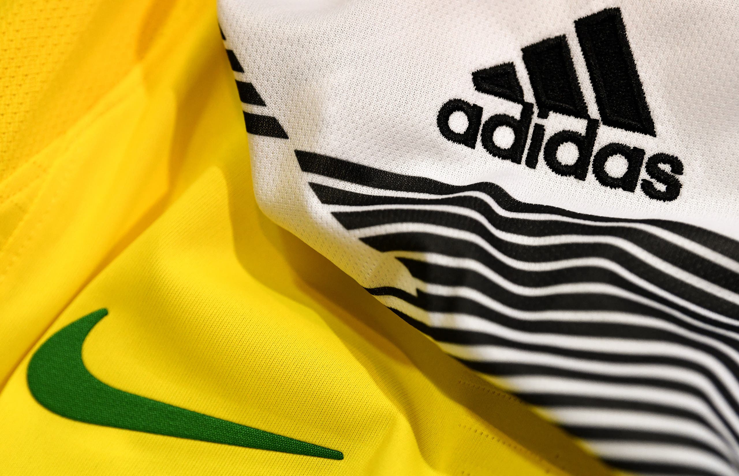 Adidas china shop bloomberg brasil