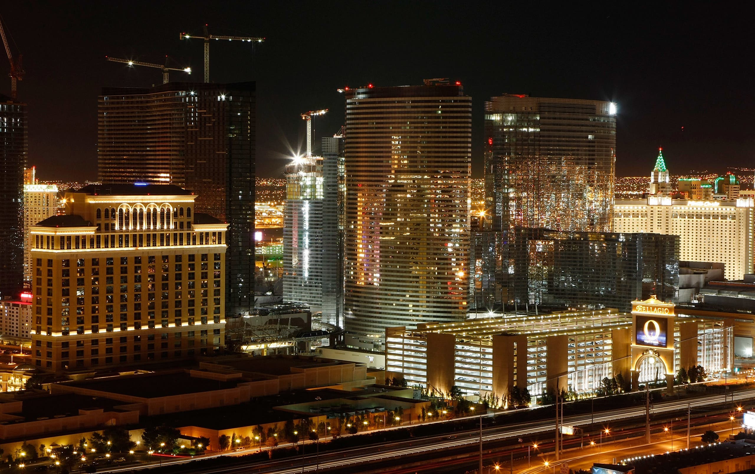 A view of part of the Bellagio and the CityCenter project under construction on the Las Vegas Strip seen from the Voodoo Lounge. (File photo: AFP)