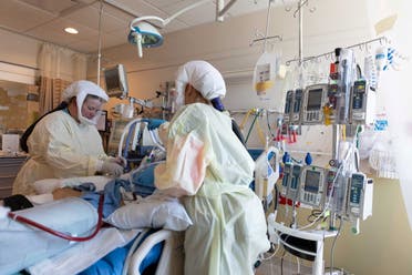مصاب بكورونا في العناية الفائقة في أحد مستشفيات يوتا في الولايات المتحدة