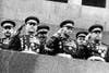 كونيف رفقة عدد من العسكريين السوفيت أثناء احتفال النصر