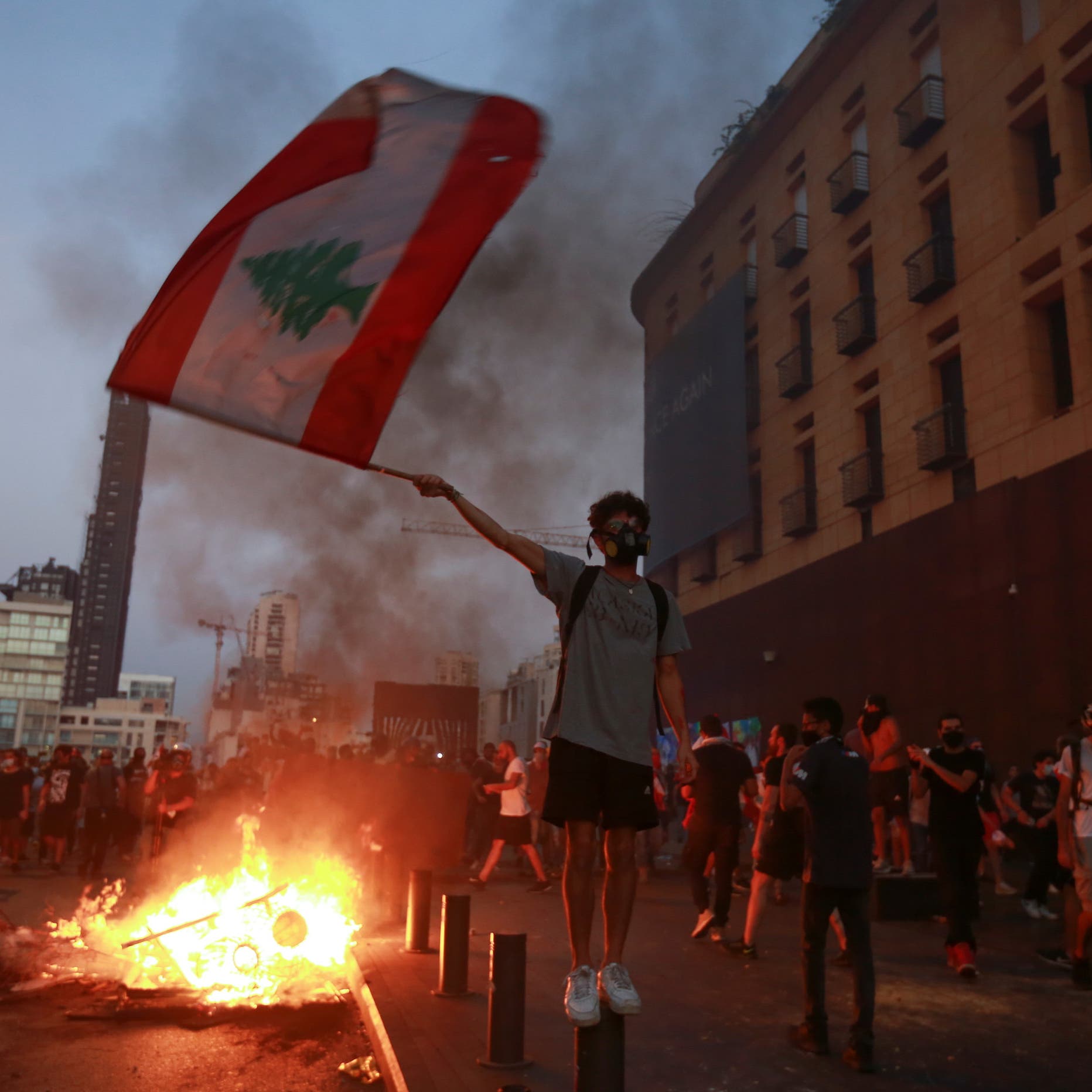 الصليب الأحمر اللبناني: سقوط 84 جريحاً في مظاهرات بيروت
