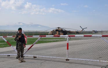 جندي أفغاني في قاعدة عسكرية في مزار الشريف (أرشيفية)
