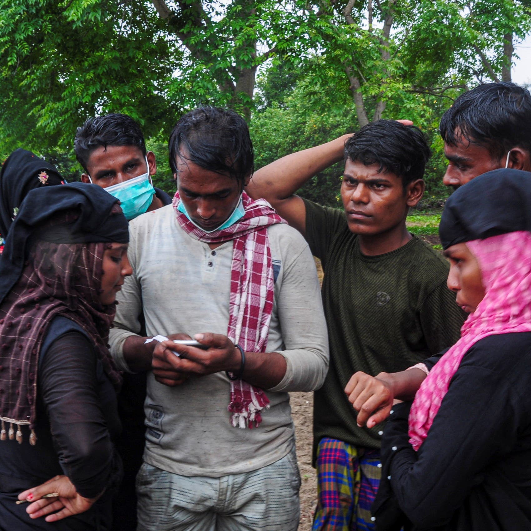 Bangladesh begins COVID-19 vaccinations for Rohingya refugees amid virus surge