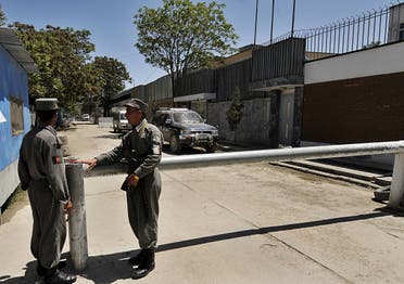 الأمن الأفغاني أمام السفارة الدنماركية في كابل (أرشيفية)