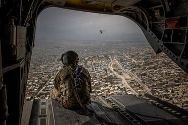 مروحية أميركية فوق العاصمة الأفغانية كابل 