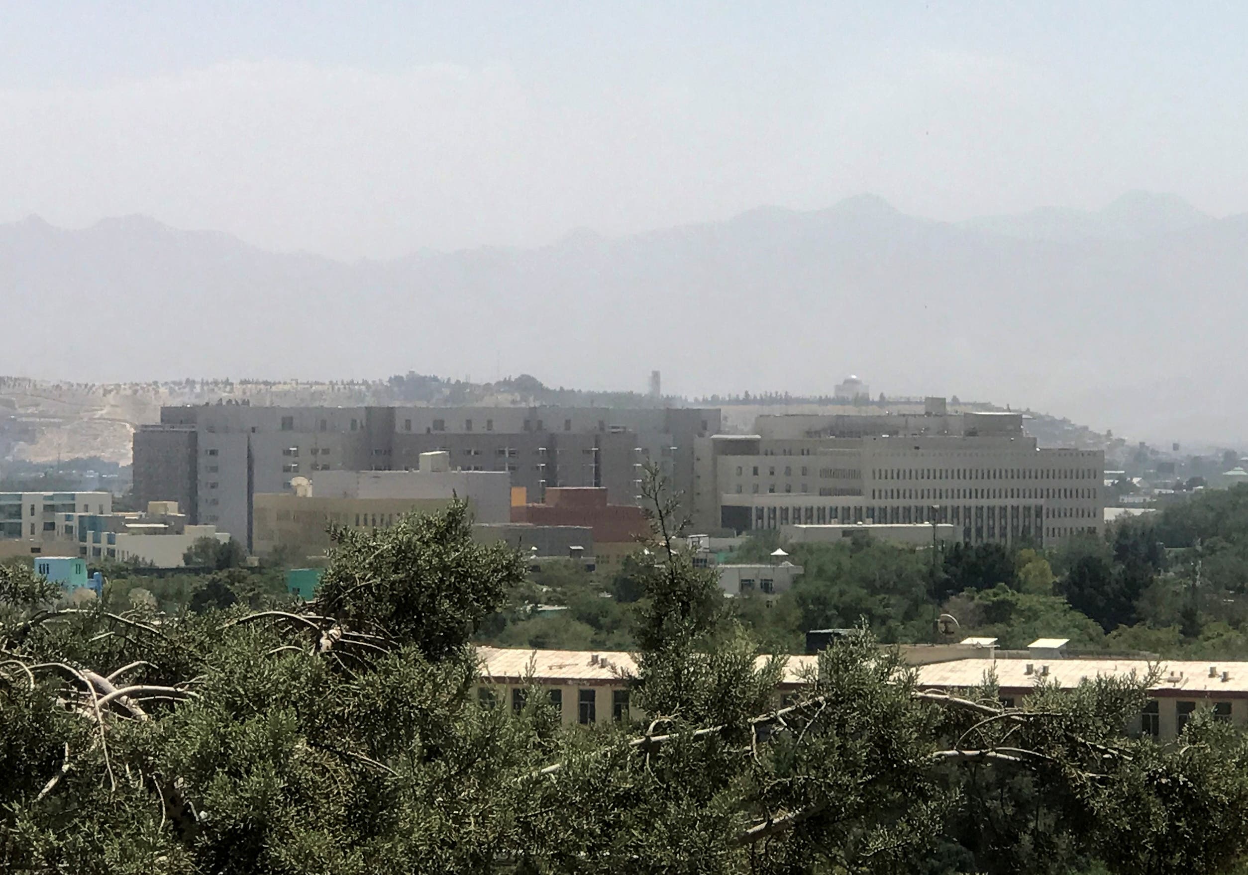 منظر عام للسفارة الأميركية في كابل (رويترز)