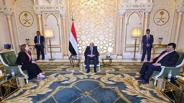 الرئيس هادي يستقبل السفيرة الأميركية في اليمن