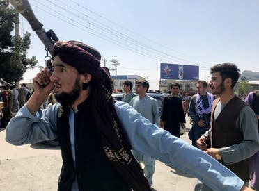 عناصر من طالبان في محيط مطار كابل