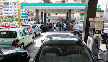 ازدحام جایگاه‌های فروش سوخت در لبنان