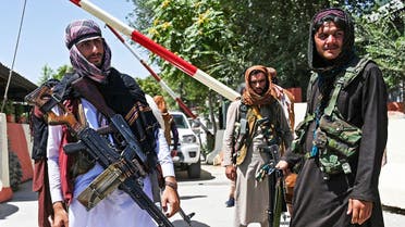 عناصر من طالبان عند أحد الحواجز
