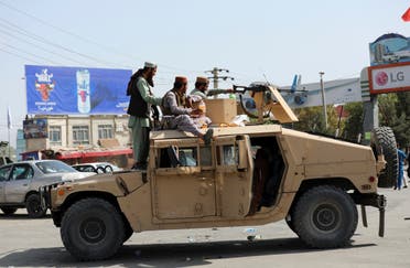عناصر من طالبان في محيط مطار كابل