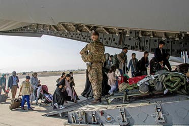 من عمليات الإجلاء بمطار كابل