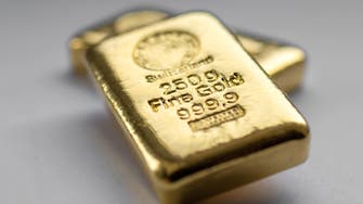 الذهب يخترق حاجز 1800 دولار مع تراجع العملة الخضراء