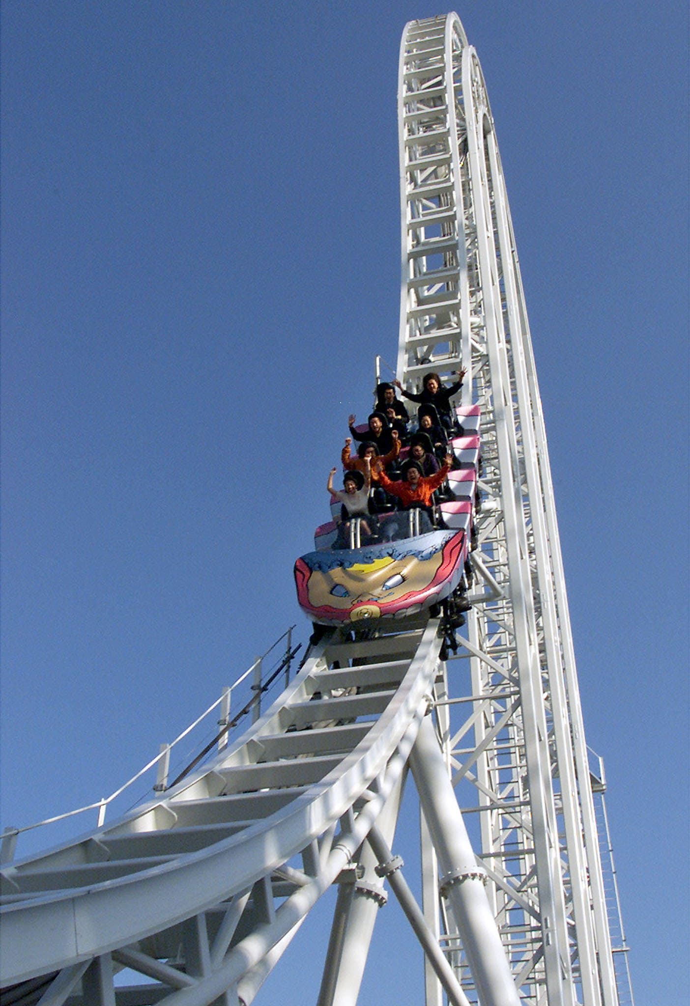 Park suspends world s fastest rollercoaster after several riders