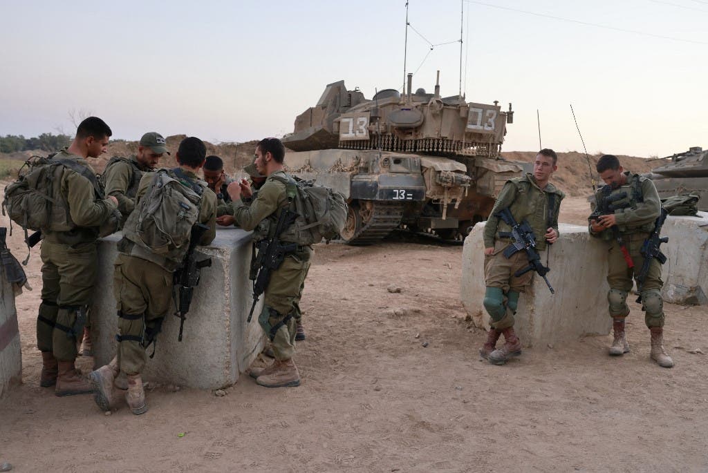 عناصر من الجيش الإسرائيلي على الحدود مع غزة - فرانس برس