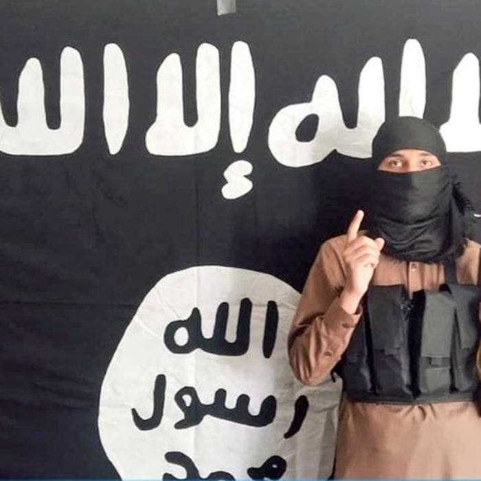 داعش يكشف عن اسم انتحاري مطار كابل.. وينشر صورته