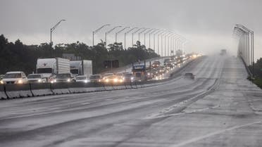 سكان لويزيانا يتجهون إلى تكساس هربا من إعصار إيدا