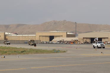 عناصر طالبان داخل مطار كابل