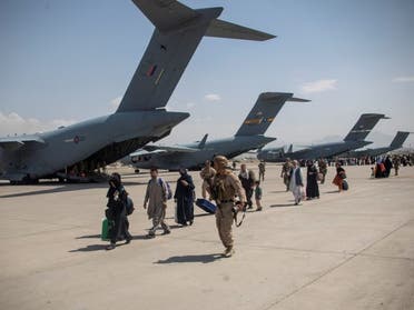 قوات بريطانية في مطار كابل
