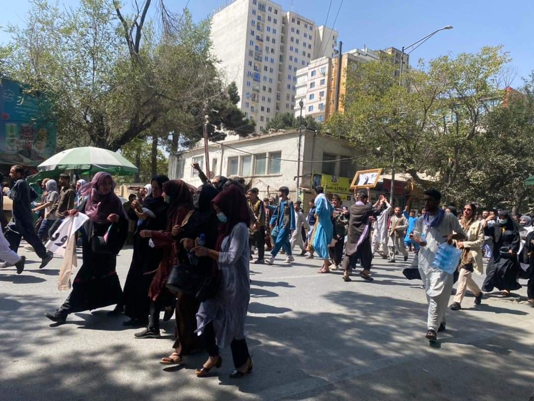 حضور اعتراضی زنان افغانستان علیه طالبان