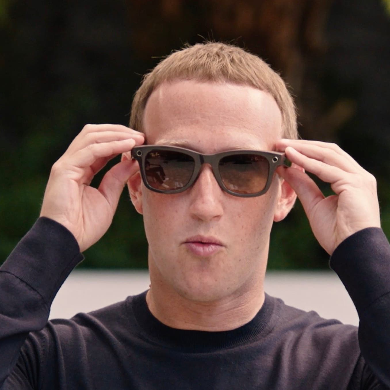 فيسبوك تدخل سوقاً جديدة بنظارات ذكية تلتقط الصور وتجري المكالمات