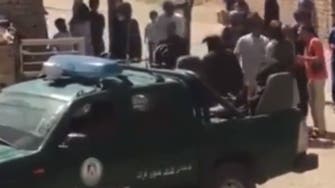 ضربوها بسياط..فيديو صادم لعناصر طالبان ينقضون على امرأة