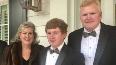 Alex Murdaugh and his wife and son. (Twitter)