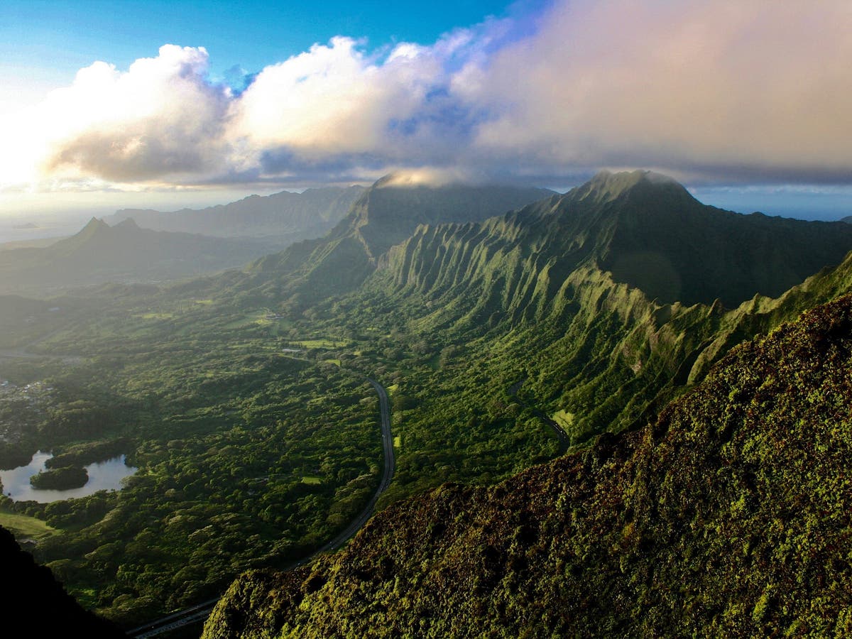 Hawaii Selects Contractor to Remove 'Stairway To Heaven' Hike