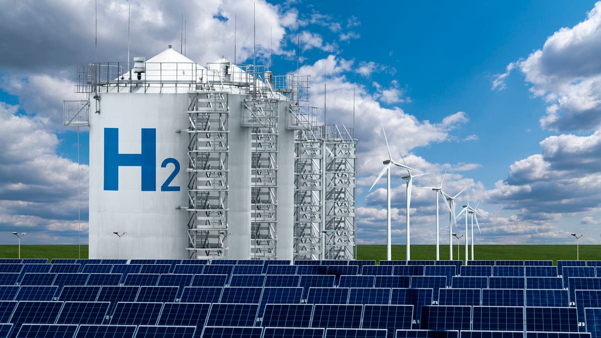 "أكوا باور" تتوقع تمويل محطة نيوم للهيدروجين في الربع الثالث