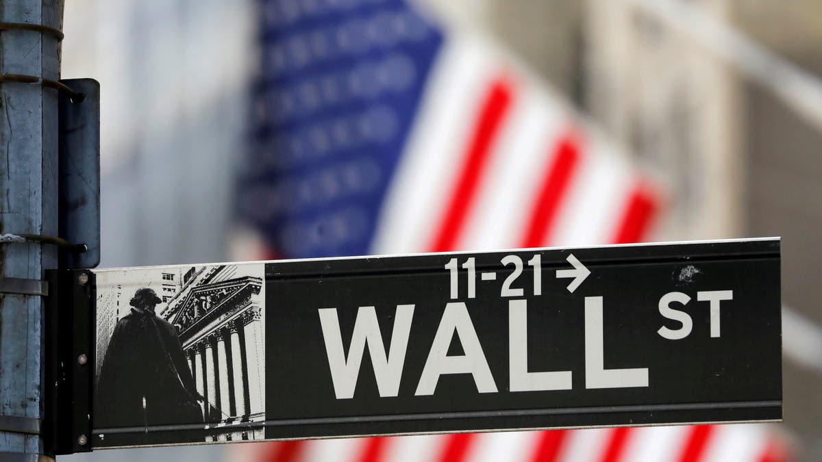 الأسهم الأميركية تغلق على انخفاض وسط مخاوف من طول أمد التضخم