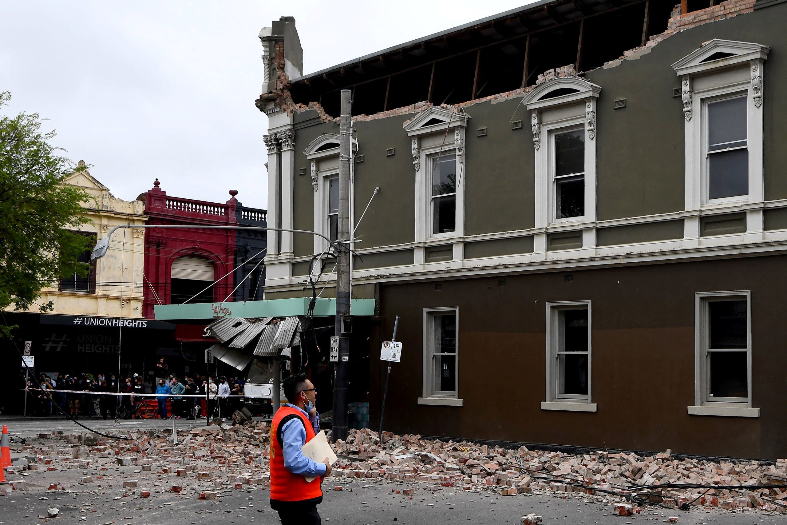 A general view shows a damaged building in the popular shopping Chapel Street in Melbourne on September 22, 2021, after a 5.9 magnitude earthquake. (AFP)