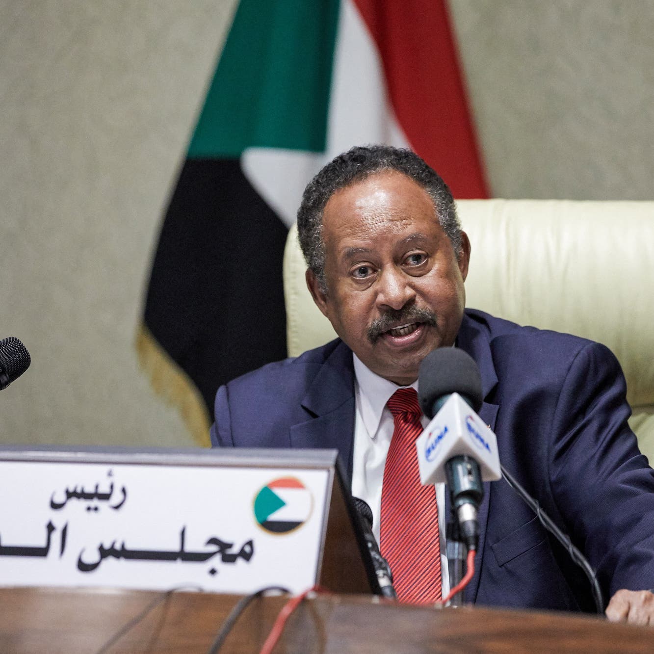 رئيس وزراء السودان: الصراع الحالي ليس بين عسكريين ومدنيين