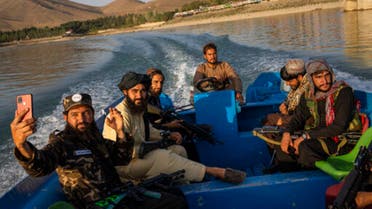 عناصر طالبان في رحلة بحرية (أرشيفية- أسوشييتد برس)