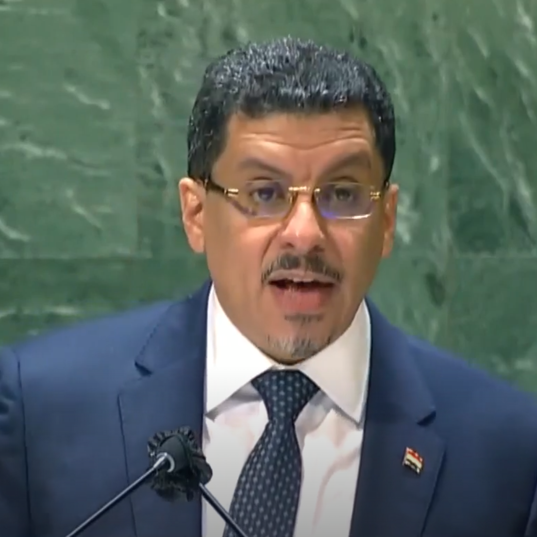 بن مبارك: ترتيب سفر اليمنيين من صنعاء مؤقت