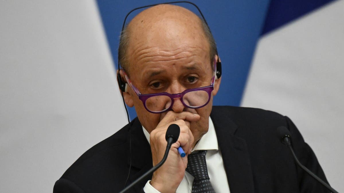 باريس: روسيا تتظاهر بالتفاوض وتنفذ ما فعلته بحلب وغروزني