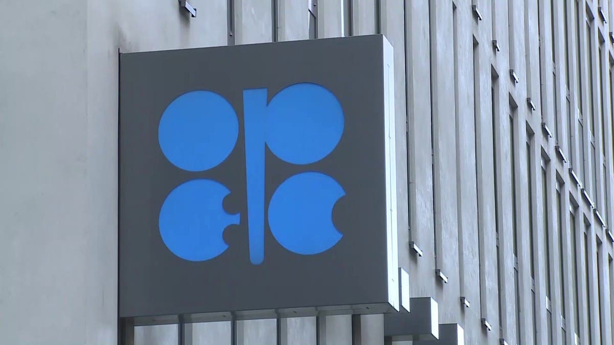 مصادر: أوبك بلس قد تستمر في سياستها الحالية لإنتاج النفط في أبريل