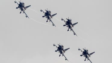  J-10 fighter jets from the August 1st Aerobatics Team of the People's Liberation Army Air Force perform during the 10th China International Aviation and Aerospace Exhibition in Zhuhai, Guangdong province November 11, 2014. (File photo: Reuters)