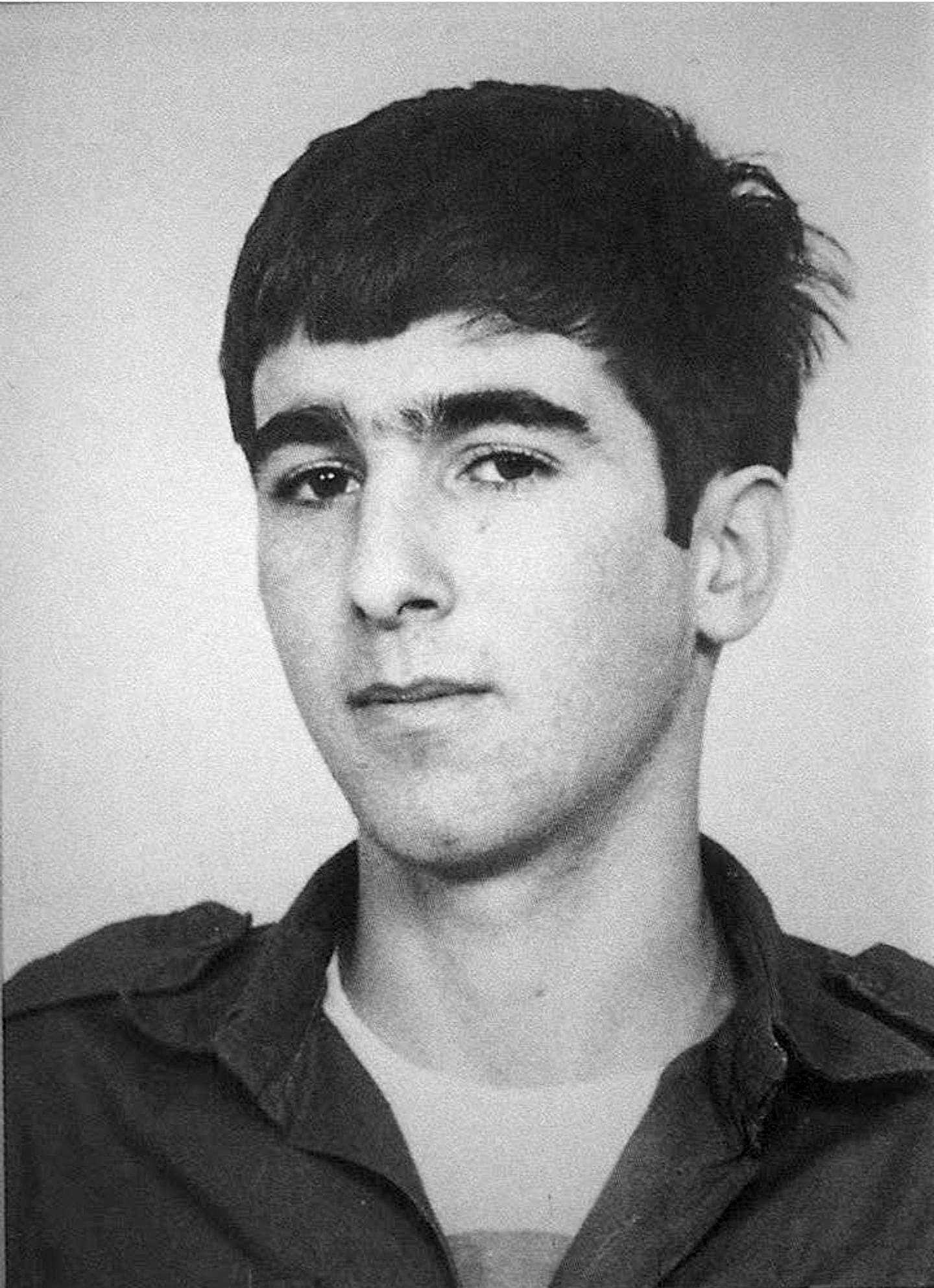 صورة للطيار الإسرائيلي المفقود رون أراد (أرشيفية- فرانس برس)